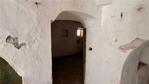 Ad 1 Km dal Paese, Trulli con Conversa e Terreno di 14.000 mq ca.